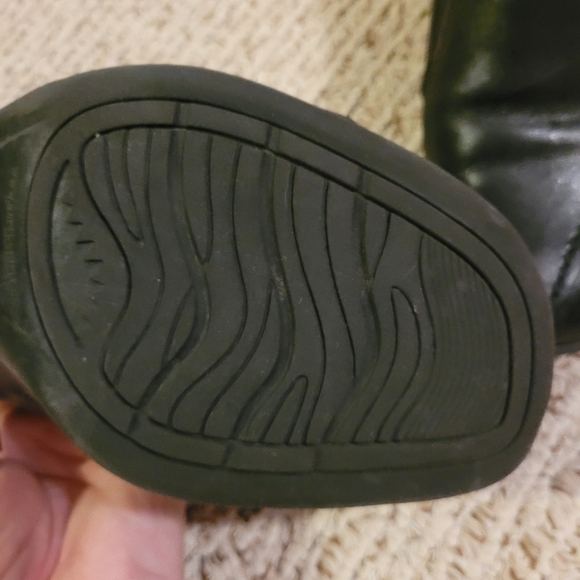 Black heel - Picture 3 of 4